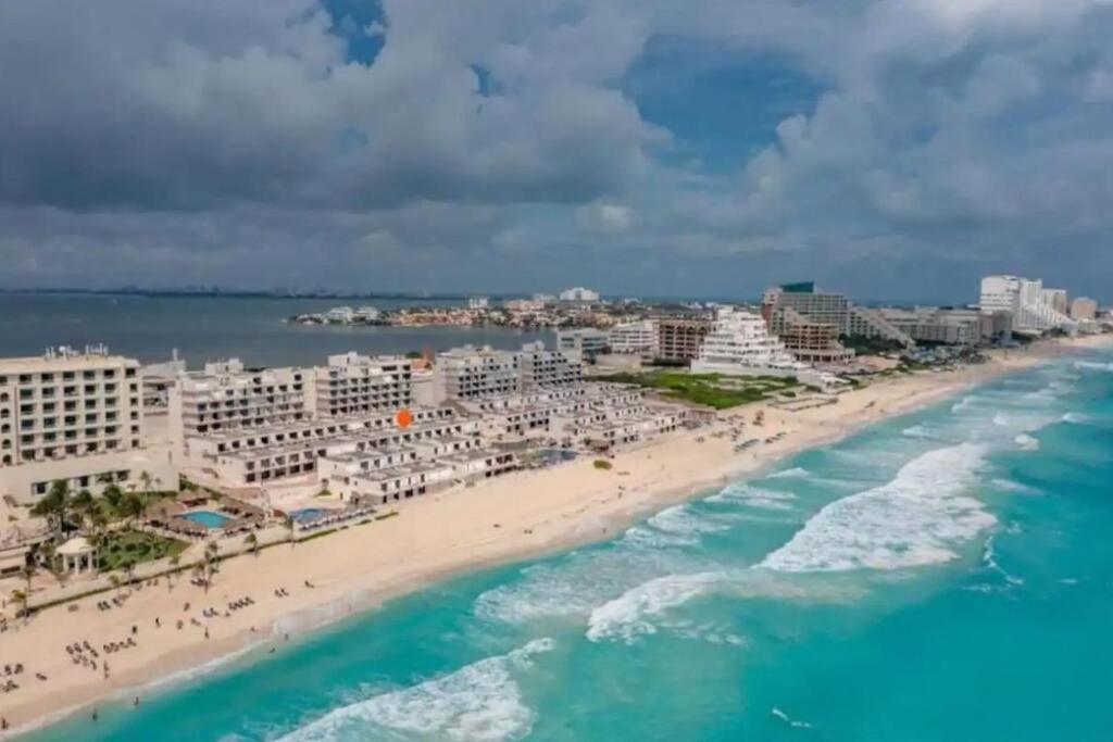 קנקון Amazing Beachfront Apartment מראה חיצוני תמונה
