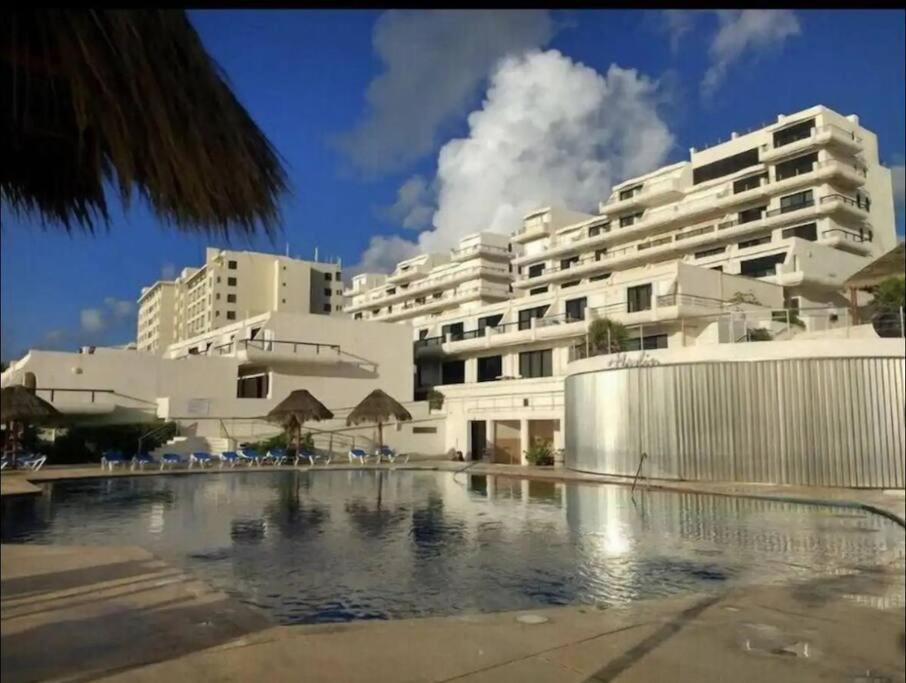 קנקון Amazing Beachfront Apartment מראה חיצוני תמונה