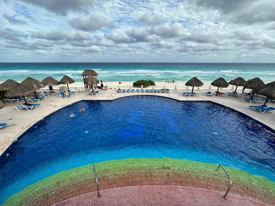 קנקון Amazing Beachfront Apartment מראה חיצוני תמונה