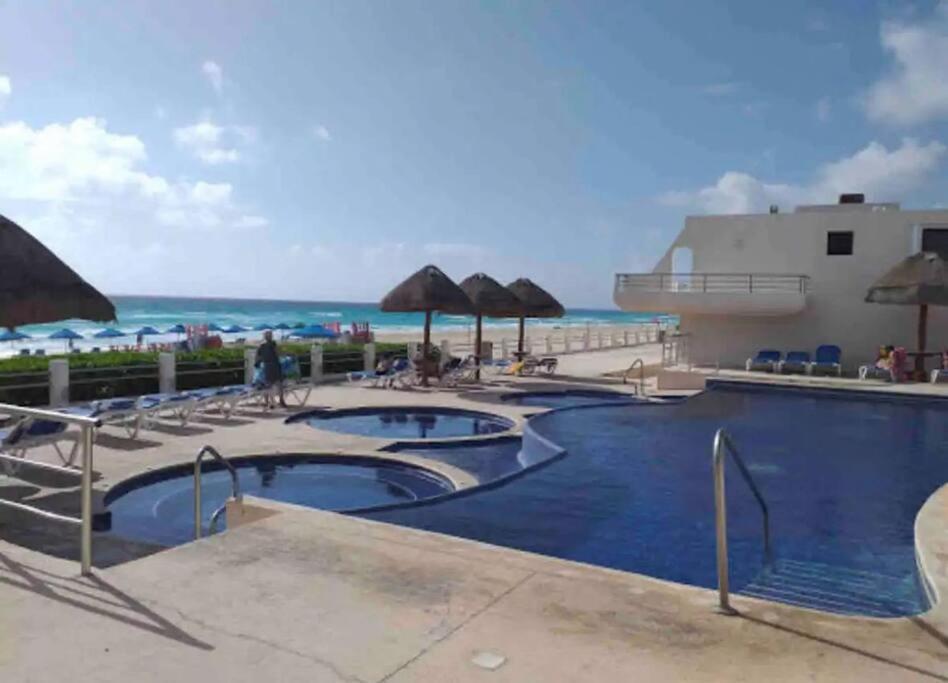 קנקון Amazing Beachfront Apartment מראה חיצוני תמונה