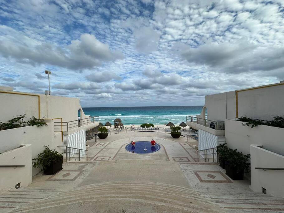 קנקון Amazing Beachfront Apartment מראה חיצוני תמונה